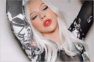 Christina-Aguilera-Beautiful.jpg